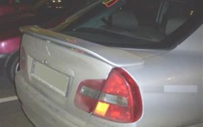 Mitsubishi Carisma 2000 spoiler